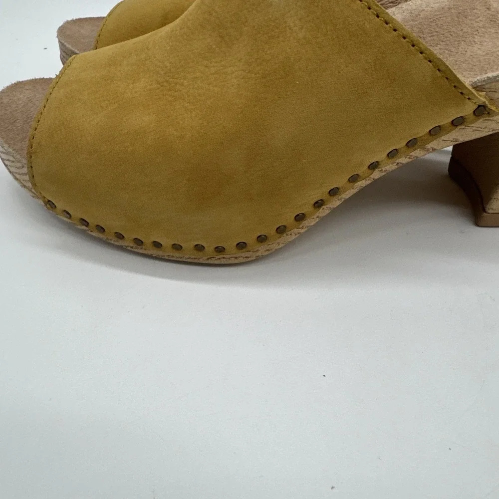 Dansko Women'S Tandi Sandal Yellow Milled Leather Size 38 New